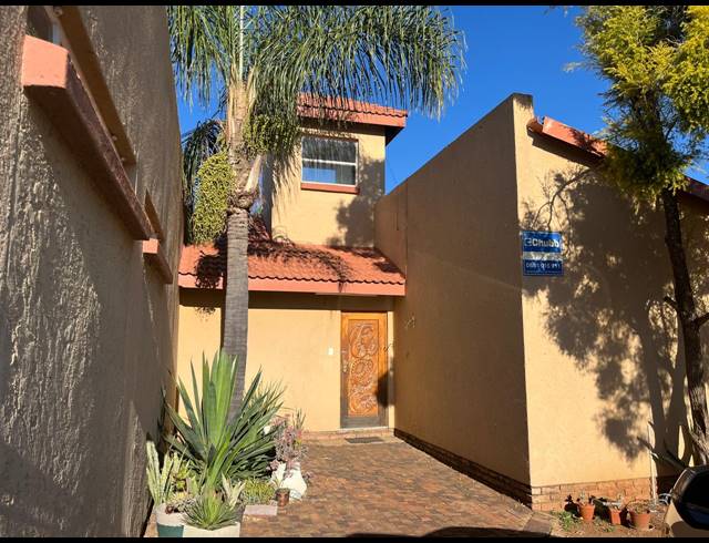 3 BEDROOM HOUSE FOR SALE IN FLORA PARK